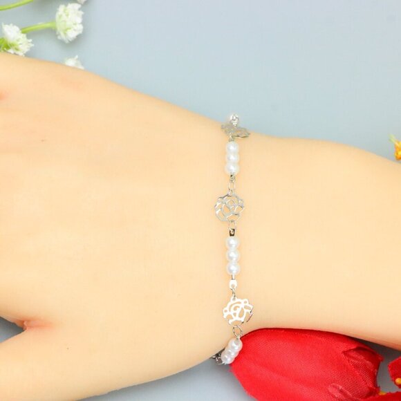 "Elegant & Trendy Bracelet, A Perfect Gift for Women, Thoughtful, EVCH1743 - Picture 1 of 11